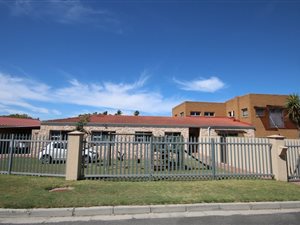 6 Bed House in Morgenster