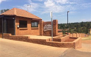 2812 m² Land available in Zwavelpoort