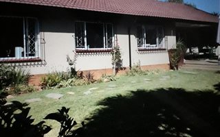 3 Bedroom House in Bordeaux