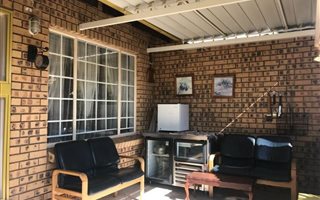 2 Bedroom Townhouse in Magalieskruin