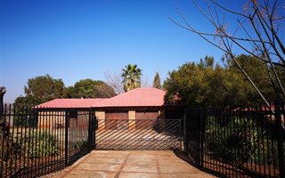 4000 m² Smallholding in Raslouw AH