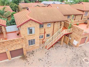 3 Bedroom Townhouse in Clubview