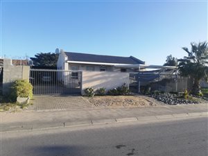 3 Bed House in Sunbird Park