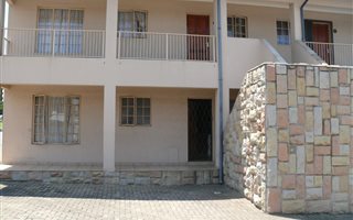 2 Bedroom Apartment in Modelpark
