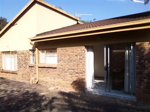 5 Bed House in Colts Hill