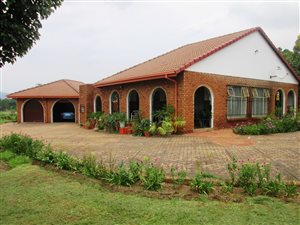 2.1 ha Farm in Kameeldrift West