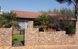 3 Bedroom Simplex in Garsfontein