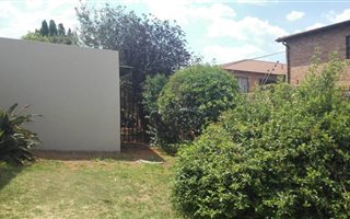 3 Bedroom House in Linden