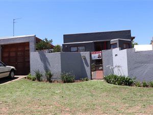 2 Bed House in Grobler Park