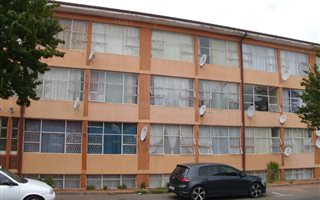 2 Bedroom Apartment in Symhurst