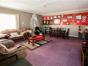 4 Bed House in Greenfields