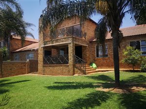 4 Bed Townhouse in Amorosa