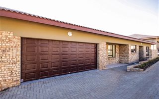 3 Bedroom Townhouse in Aviary Hill