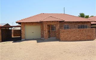 2 Bedroom Townhouse in Erasmus