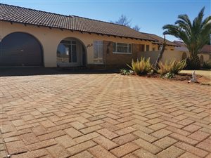 3 Bed House in Doringkruin