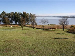 2 ha Land available in Vaal Dam