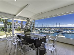 4 Bed Apartment in Mouille Point