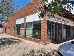 800 m² Commercial space in Pienaarsdorp