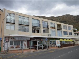 3 Bed Apartment in Gordons Bay Central