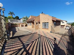 5 Bed House in Orient Heights