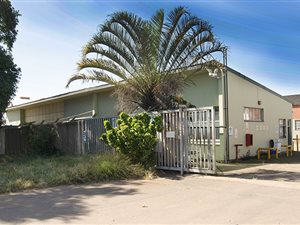 Commercial space in Mobeni