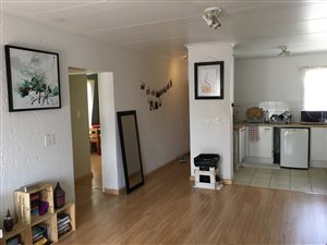 2 Bed Flat in Rembrandt Park