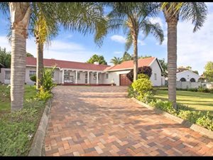 4 Bed House in Kelvin