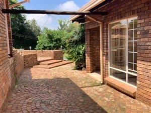 3 Bed House in Sterrewag