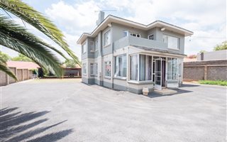 4 Bedroom House in Greenside
