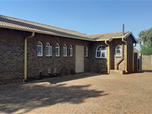 3 Bed House in Meyerton Park