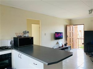 2 Bed Apartment in Chloorkop