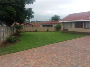 4 Bed House in Sherwood Gardens