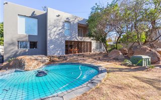 4 Bedroom House in Magaliessig
