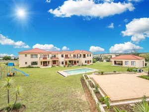 8 Bed House in Chartwell