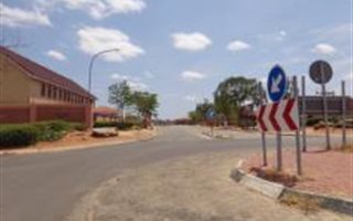 507 m² Land available in Serala View