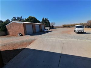 1600 m² Industrial space in Springs Central