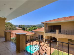 5 Bed House in Fairland