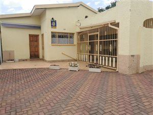 4 Bed House in Westenburg