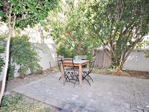 2 Bed Apartment in Sea Point