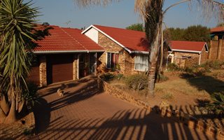 3 Bedroom House in Noordheuwel