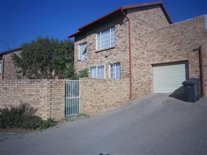 3 Bed Apartment in The Reeds
