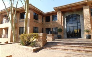 501 m² Office Space in Bryanston