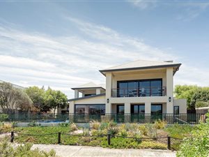 4 Bed House in Atlantic Beach Golf Estate