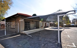 1000 m² Commercial space in Three Rivers