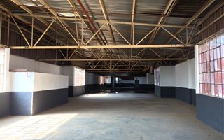 1850 m² Industrial space in Jacobs