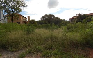933 m² Land available in Boschdal