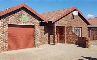 3 Bedroom House in South Ridge