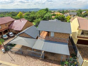 4 Bed House in Highveld