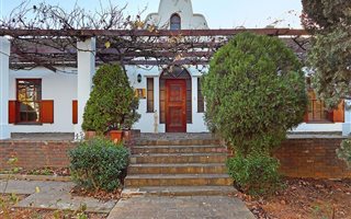 6 Bedroom House in Durbanville Hills