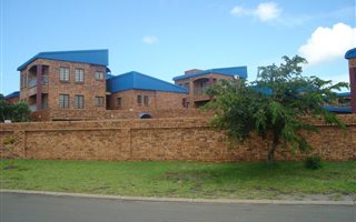 1 Bedroom Apartment in Arboretum